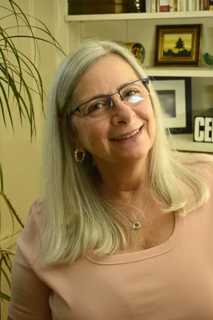 Mary Ellen, founder of Tools to Thrive Today, supporting women starting over through major life transitions